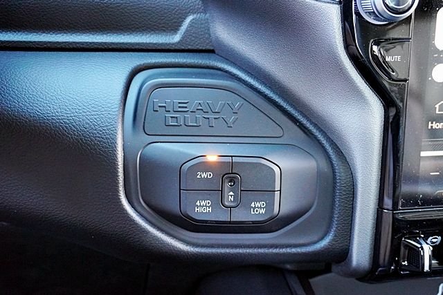 New 2026 Granite Crystal Metallic Clear-Coat Exterior Paint RAM Laramie image 40