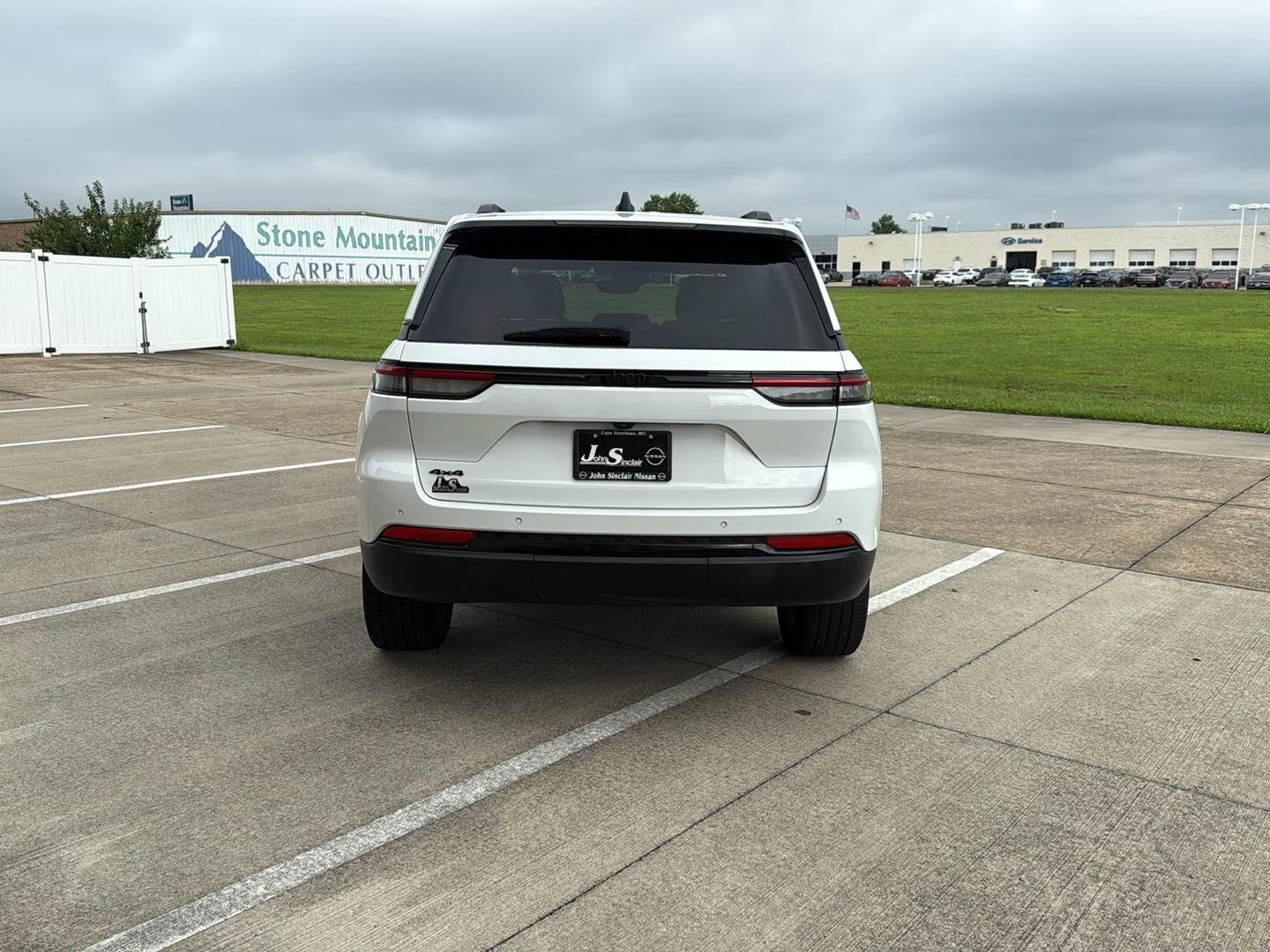Used 2023 Bright White Clearcoat Jeep Altitude image 9
