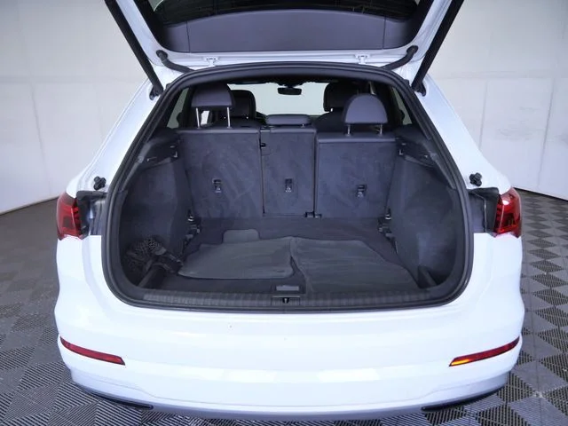 Used 2019  Audi 2.0T Premium image 9