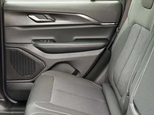 New 2026 Baltic Gray Metallic Clear-Coat Exterior Paint Jeep Laredo X image 12