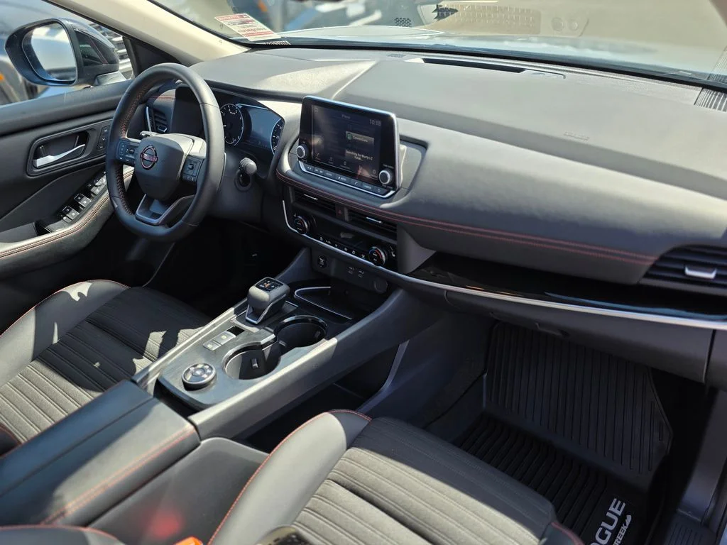 Used 2025 Gray Nissan Rock Creek image 9