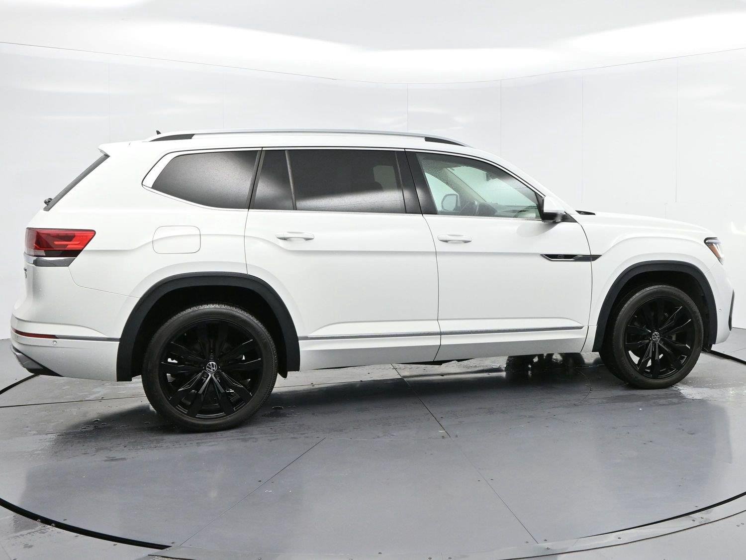 Used 2021 Pure White Volkswagen 3.6L V6 SEL Premium R-Line image 8