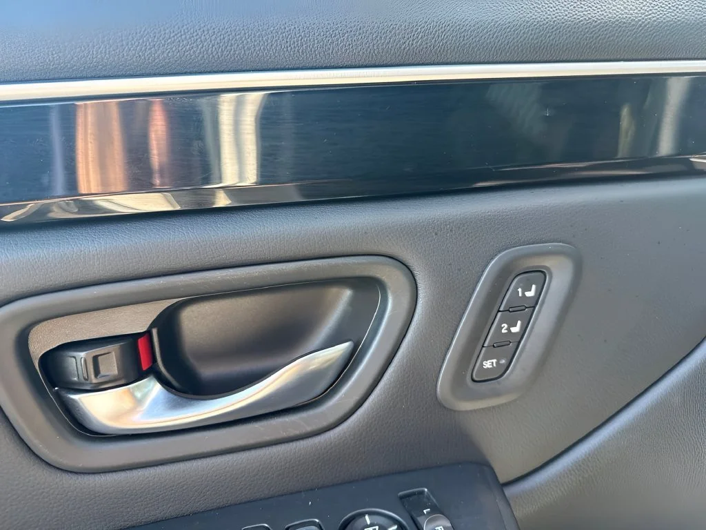 Used 2023  Honda Touring image 12