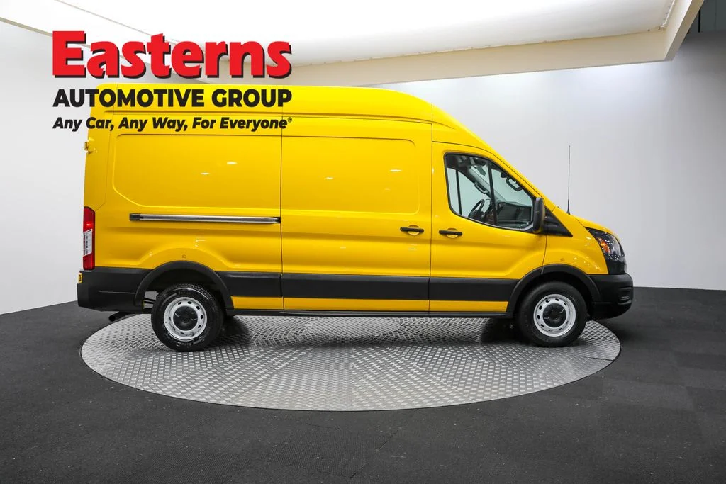 Used 2021 Yellow Ford Base image 4