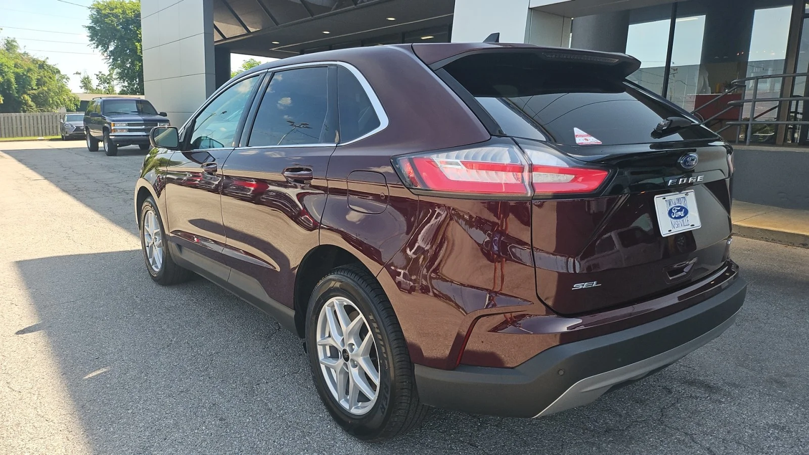 Used 2024 Red Ford 2024 FORD EDGE SEL 4DR SUV 112.2 WB AWD image 3