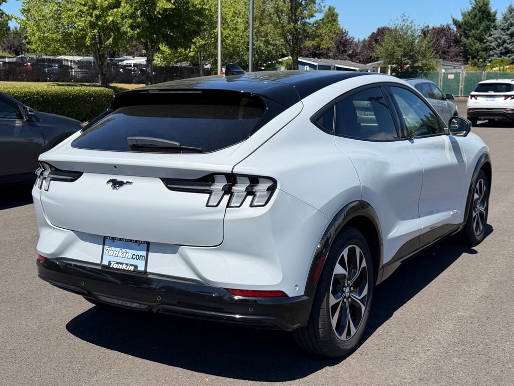 Used 2023 Space White Metallic Ford Premium image 8