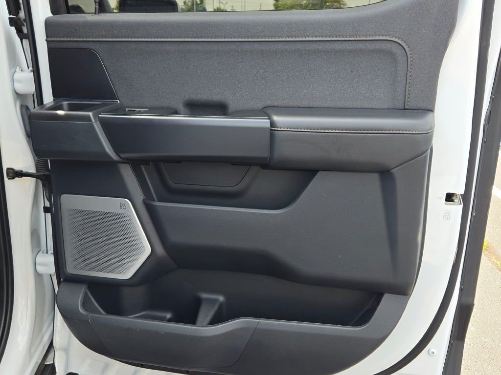 Used 2022 White Ford Raptor image 13