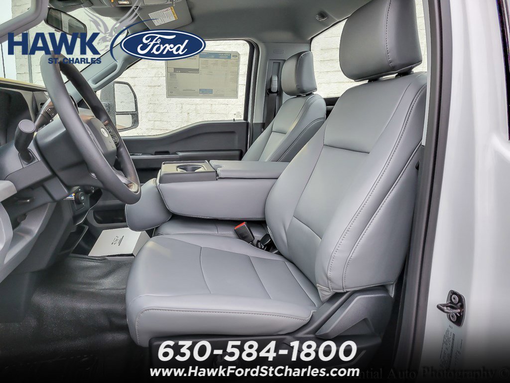 New 2026 Oxford White Ford F-450® XL image 8