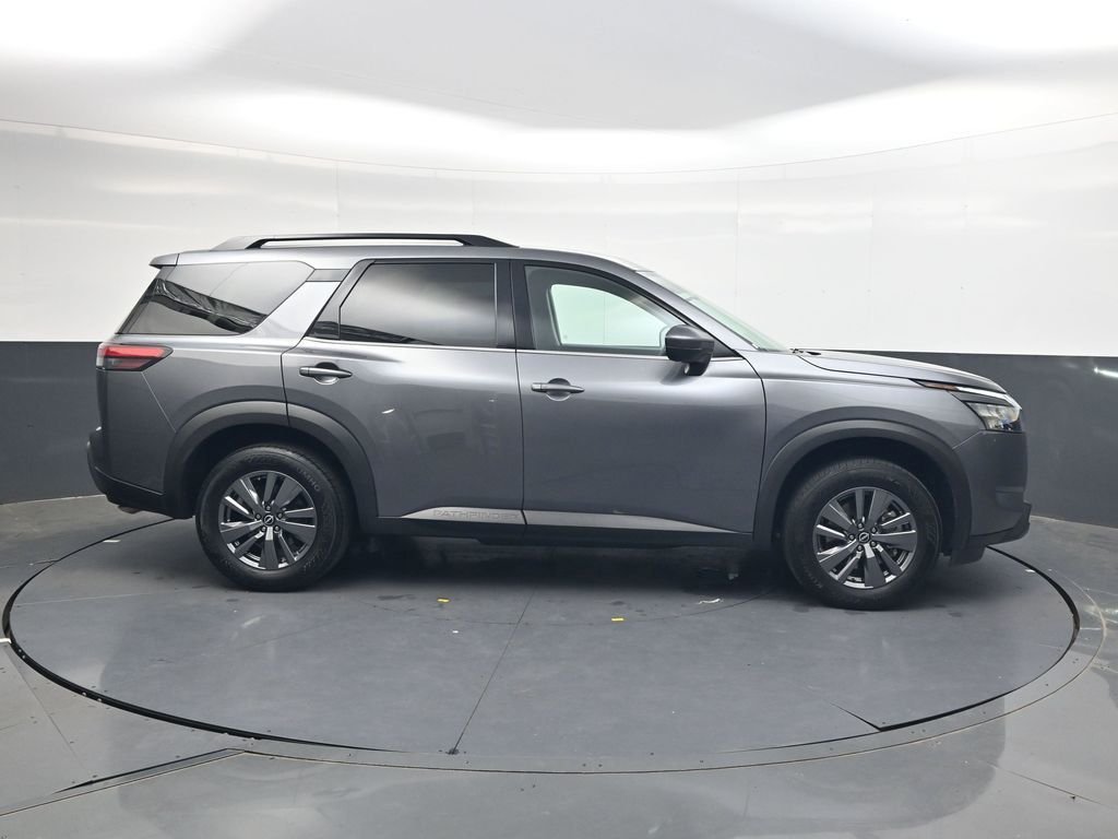 Used 2025 Gray Nissan SV image 4
