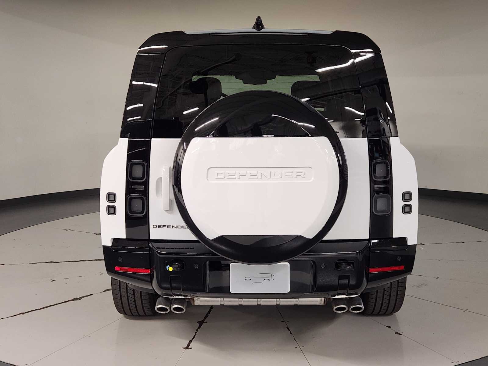 New 2026 Fuji White Land Rover V8 image 10