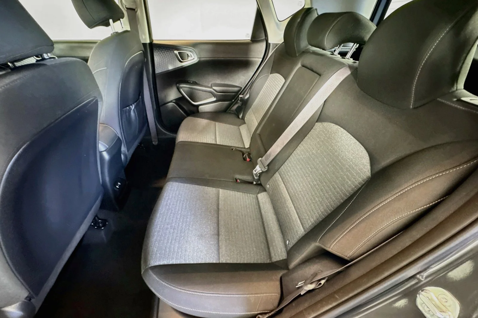 Used 2023 Gravity Gray Kia EX image 23