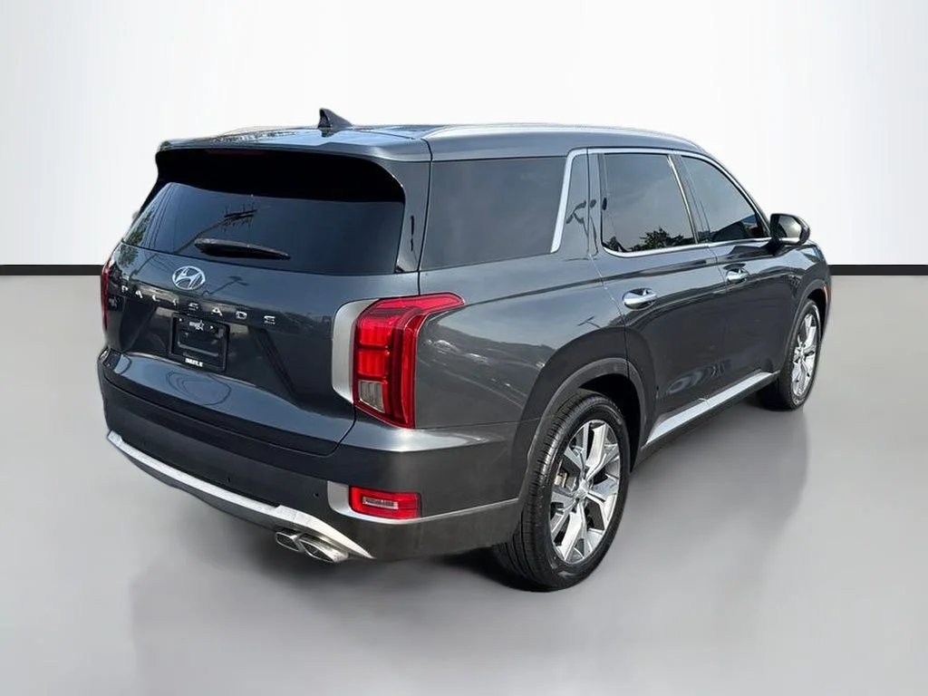 Used 2021 Graphite Hyundai SEL image 3