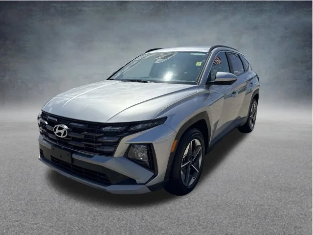 Used 2025 Silver Hyundai SEL image 7