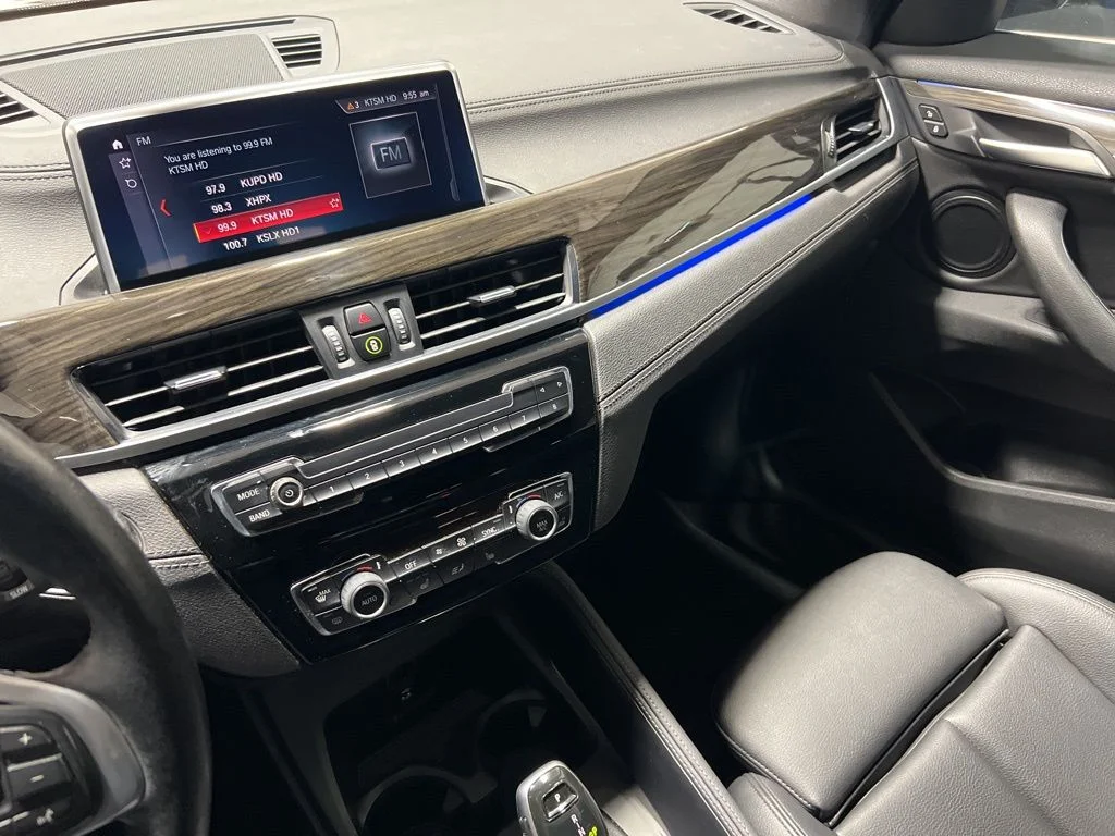 Used 2022 Black BMW xDrive28i image 17