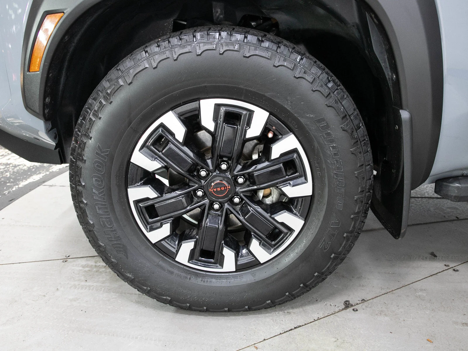 Used 2022 Boulder Gray Pearl Nissan PRO-4X image 30