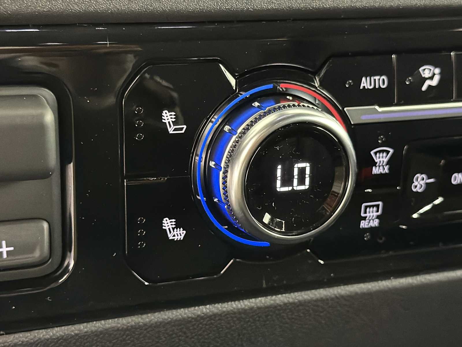 2026 GMC Sierra 1500 SLT - Photo 29