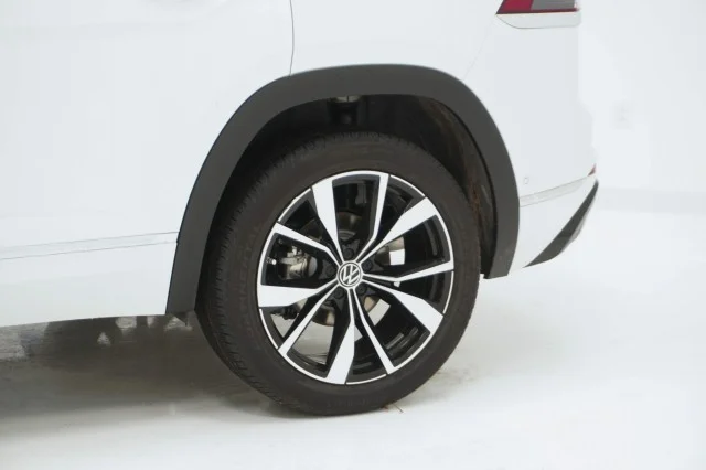 2026 Volkswagen Atlas Cross Sport SEL Premium R-LINE - Photo 13