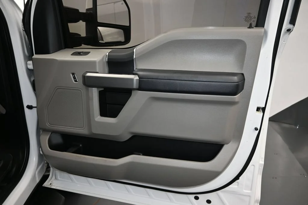 Used 2019 Oxford White Ford XLT image 16