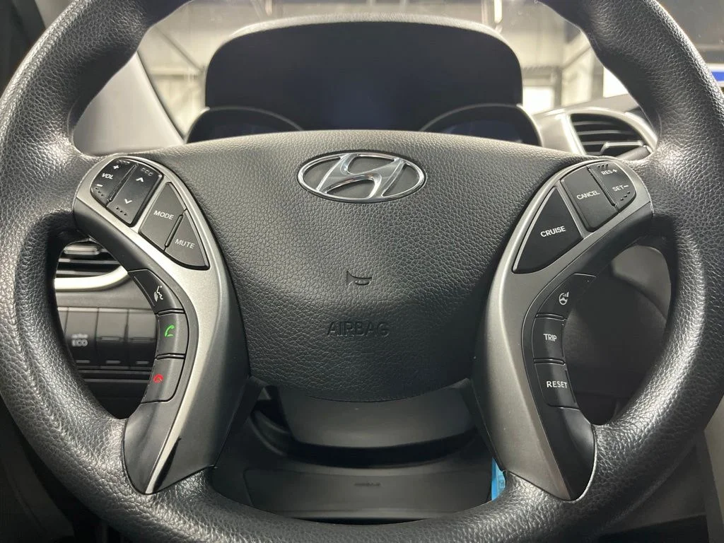 Used 2016 Silver Hyundai Base image 16