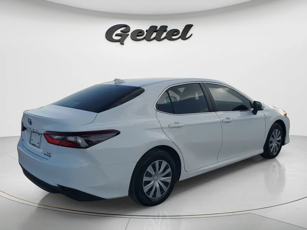 Used 2022 White Toyota LE Hybrid image 5