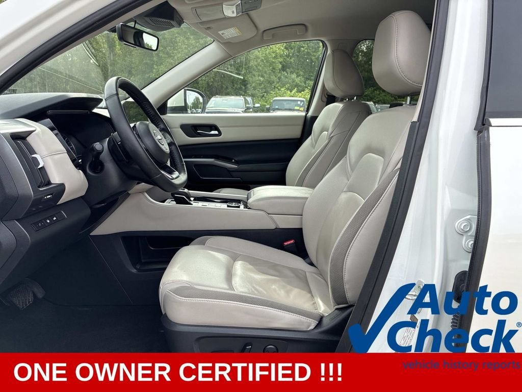 Used 2023 White Nissan SL image 23