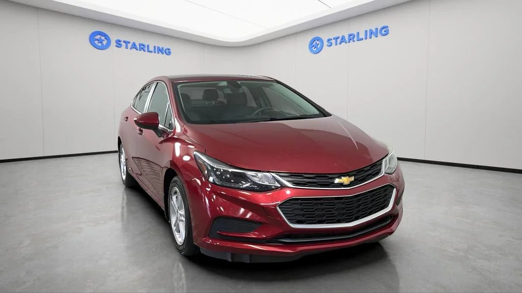 Used 2017 CAJUN RED TINTCOAT Chevrolet LT image 15
