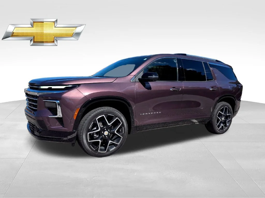 Used 2025 Stardust Metallic Chevrolet High Country image 3