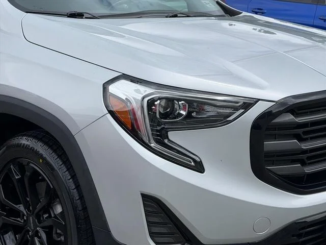 Used 2021 Silver GMC SLE image 19