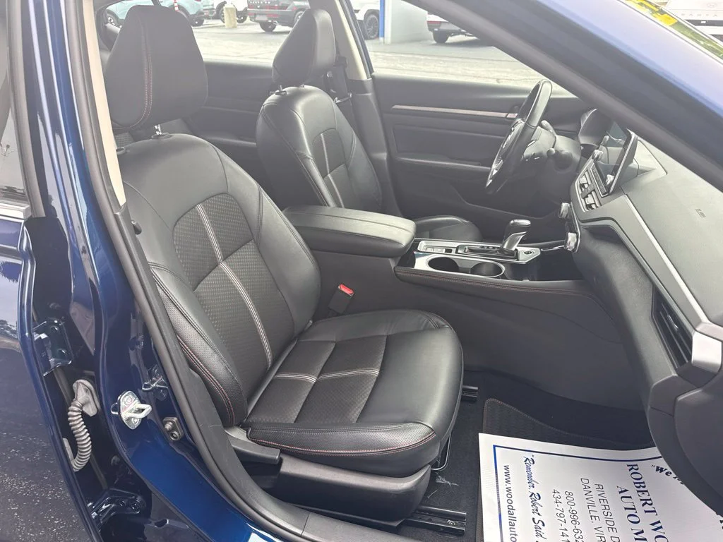 Used 2024 Blue Nissan 2.5 SR image 17