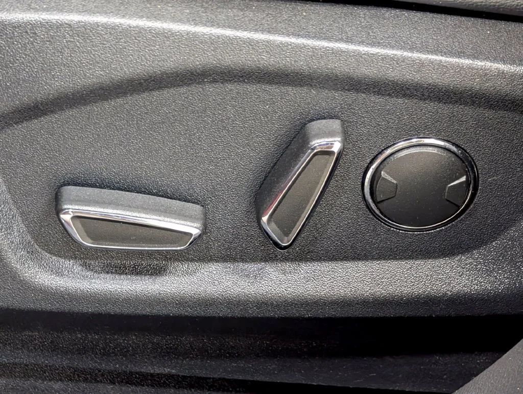 Used 2016 Red Ford Sport image 12