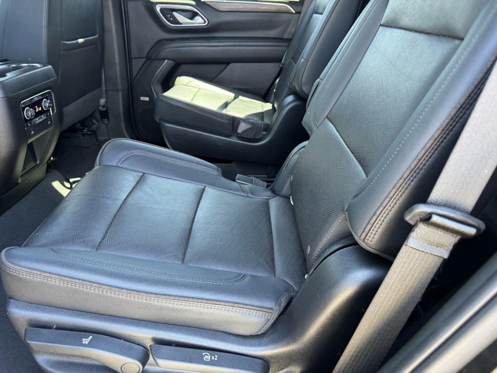 Used 2022 Black Chevrolet High Country image 13