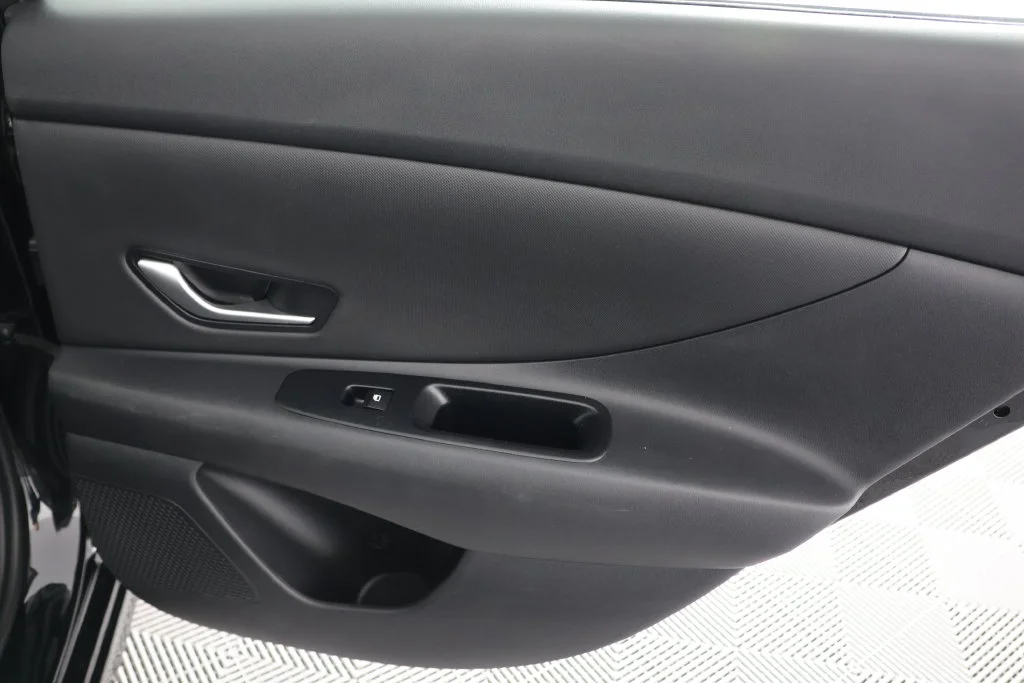 Used 2025 Abyss Black Hyundai SEL Convenience image 28