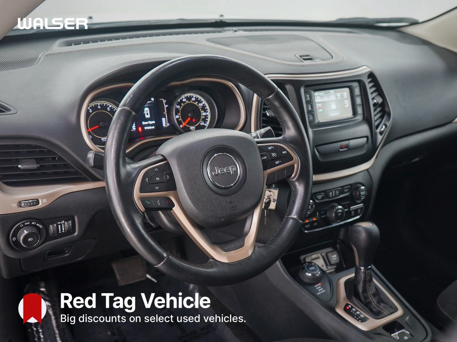 Used 2015 Bright White Clearcoat Jeep Latitude image 23