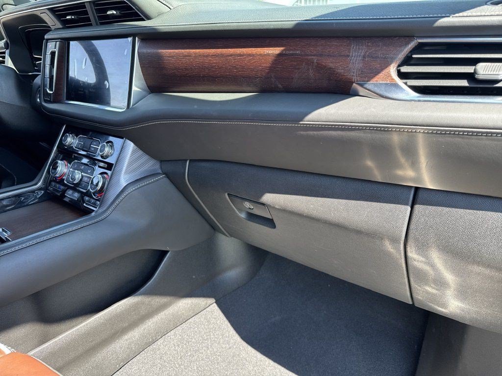 2023 GMC Yukon Denali Ultimate - Photo 24