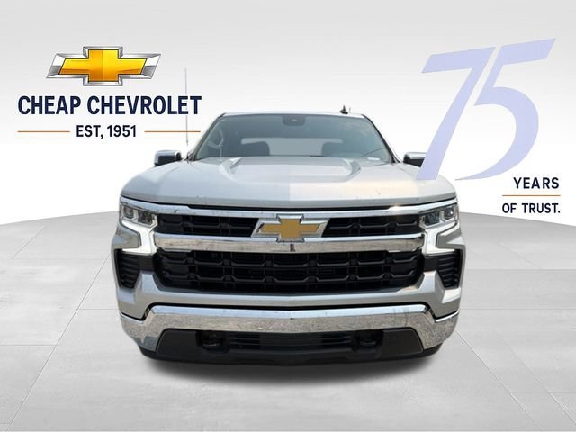 Used 2022 SILVER ICE METALLIC Chevrolet LT image 2