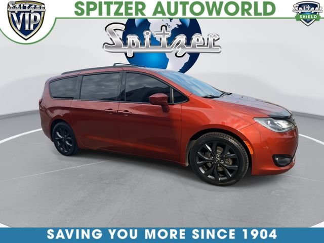 Used 2018 Brown Chrysler Touring Plus image 10