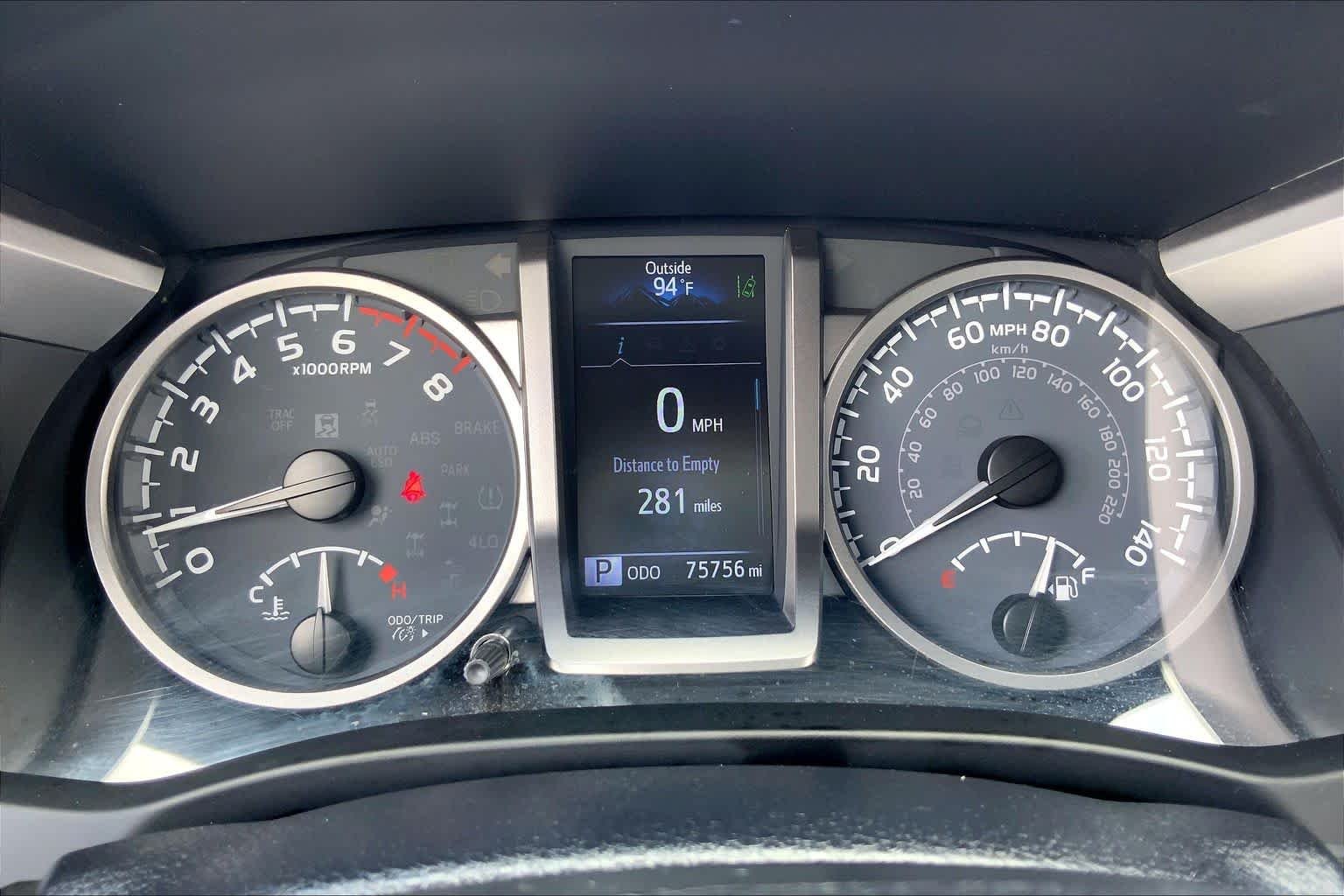 Used 2022 White Toyota SR5 image 25