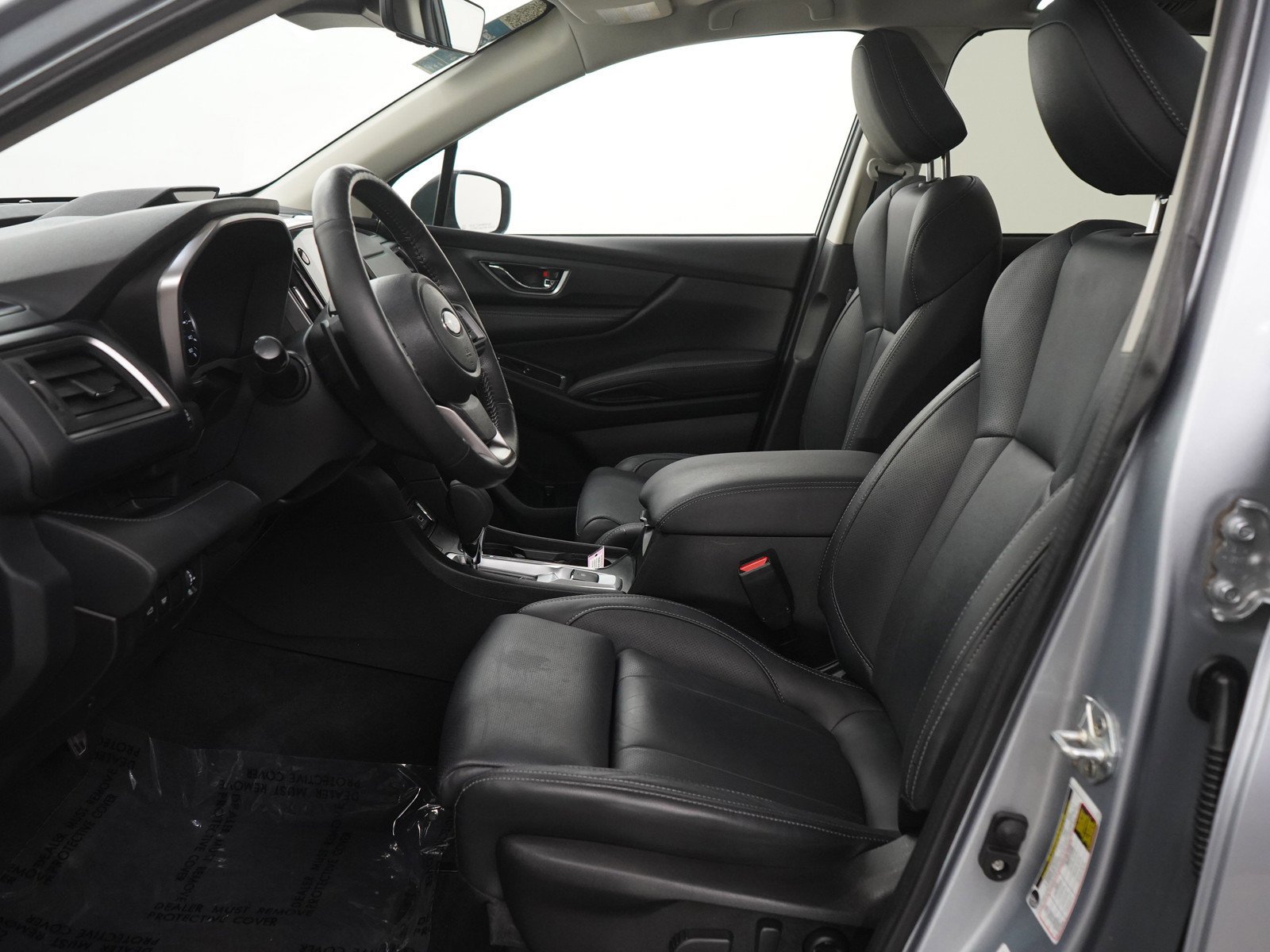 Used 2023 Ice Silver Metallic Subaru Limited image 17