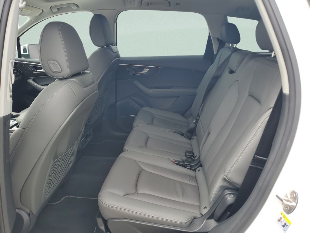 Used 2025  Audi 55 Premium Plus image 9
