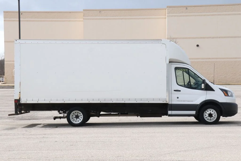 Used 2015 White Ford Base image 10