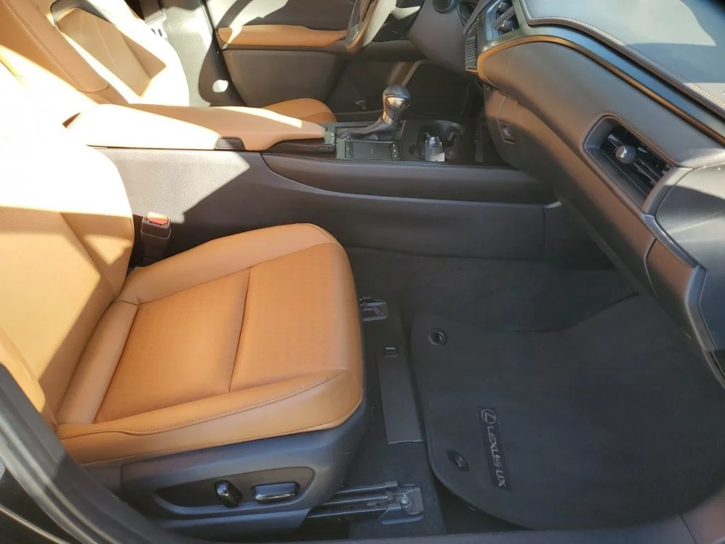 Used 2021 Black Lexus 250h Base image 17