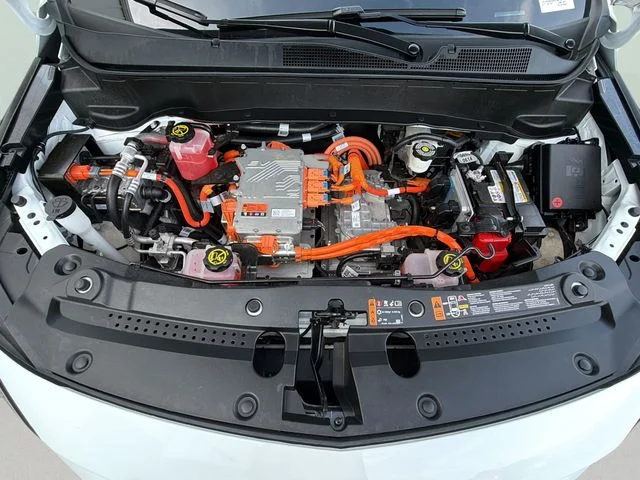 Used 2023 White Chevrolet Premier image 28