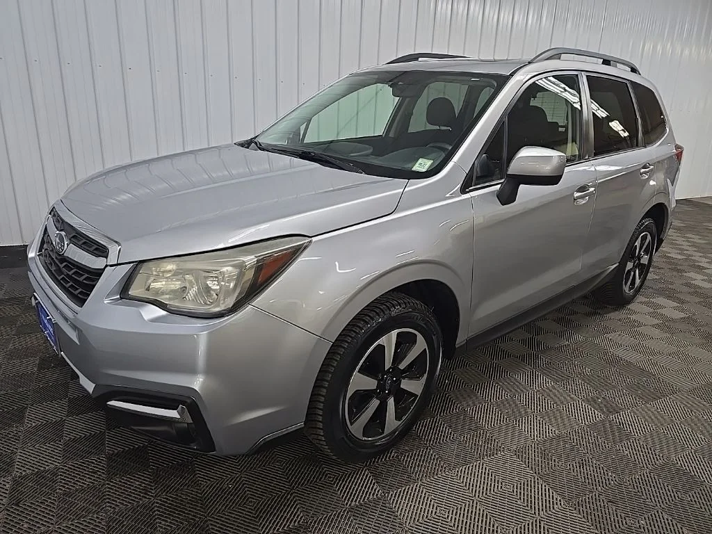 Used 2018 Ice Silver Metallic Subaru 2.5i Premium image 8