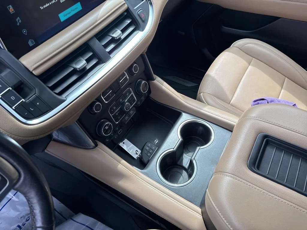 Used 2022 Iridescent Pearl Tricoat Chevrolet Premier image 24