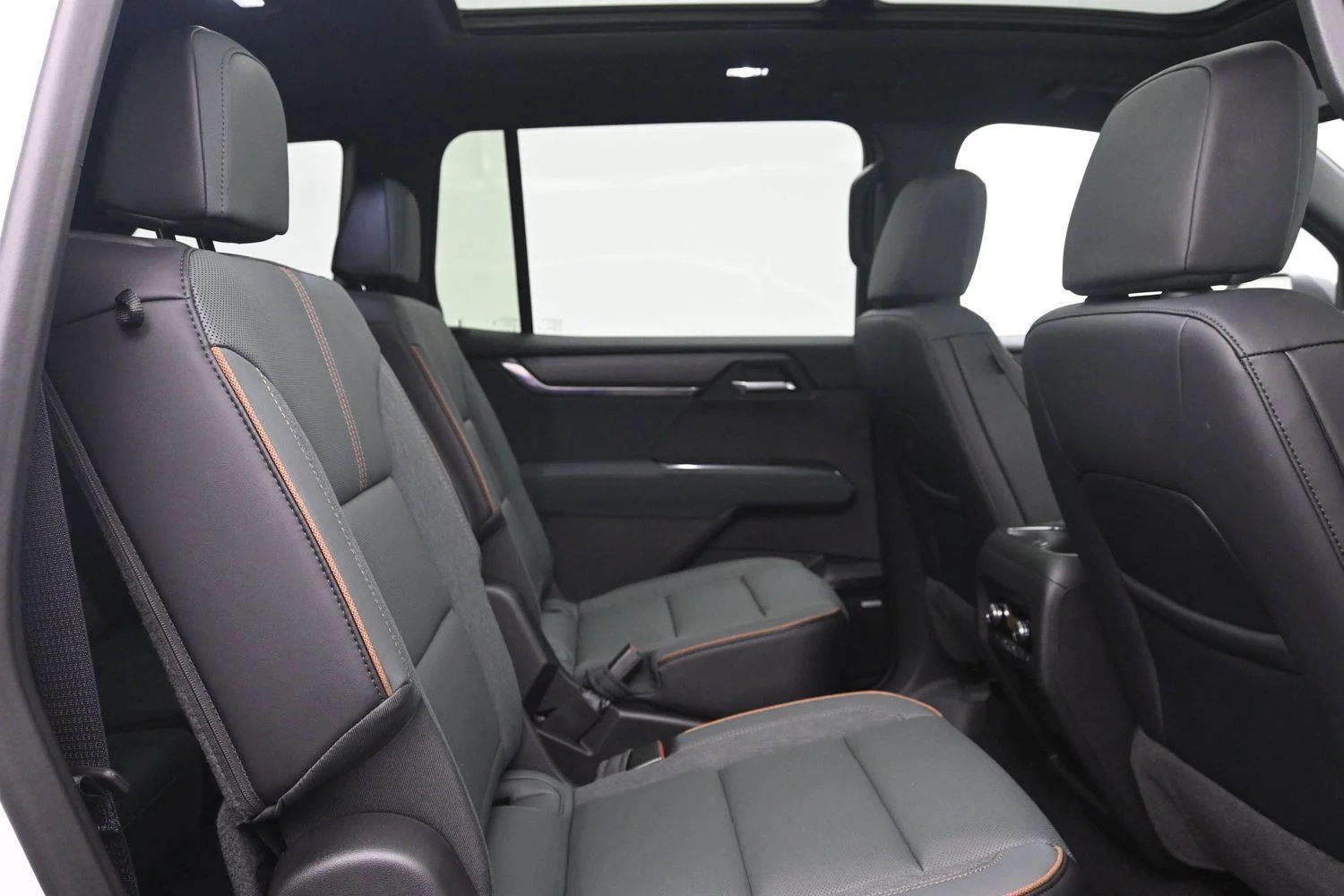 2026 GMC Acadia AT4 - Photo 15