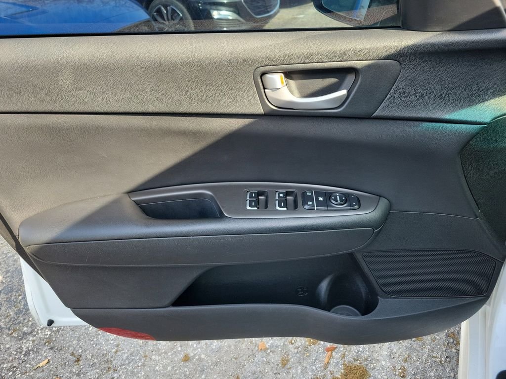 2017 Kia Optima LX - Photo 18