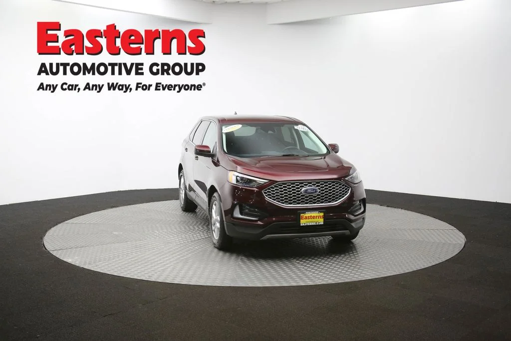 Used 2024 Red Ford SEL image 50