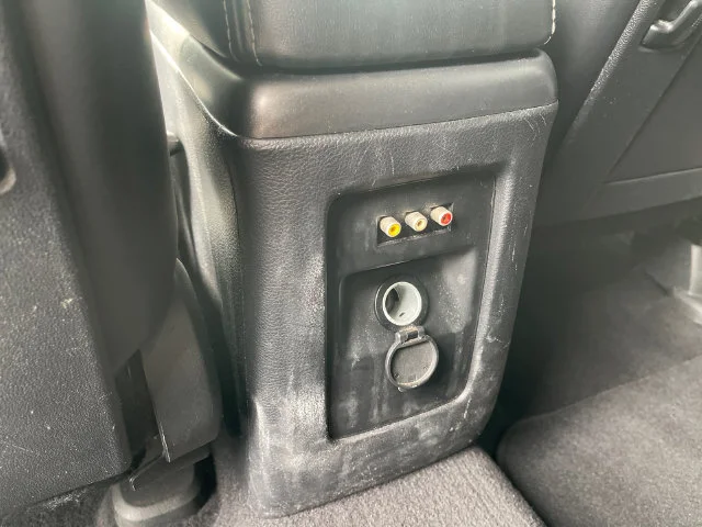 Used 2018 White Dodge Crossroad image 24