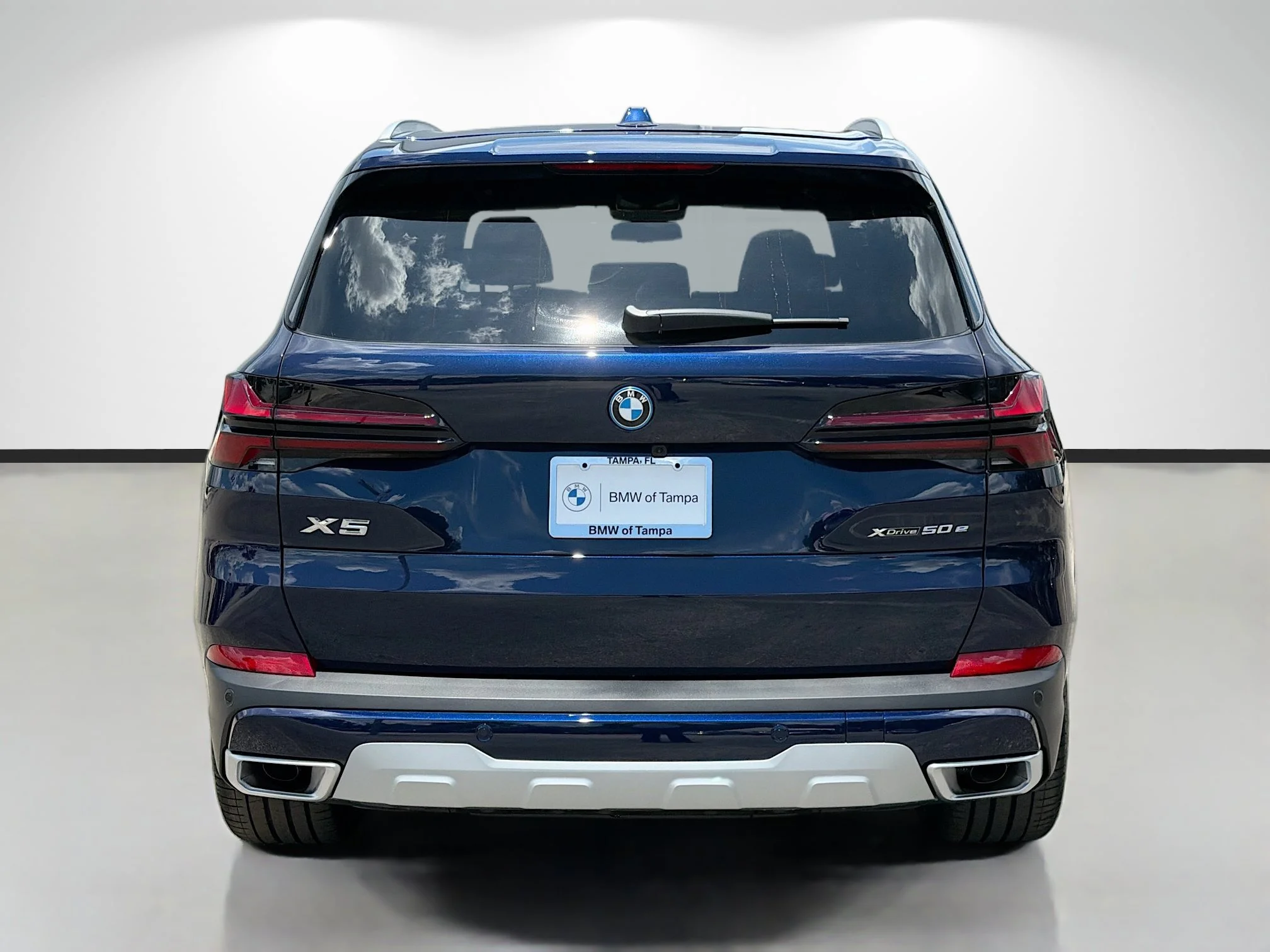 New 2026 Tanzanite Blue II Metallic BMW xDrive50e image 4