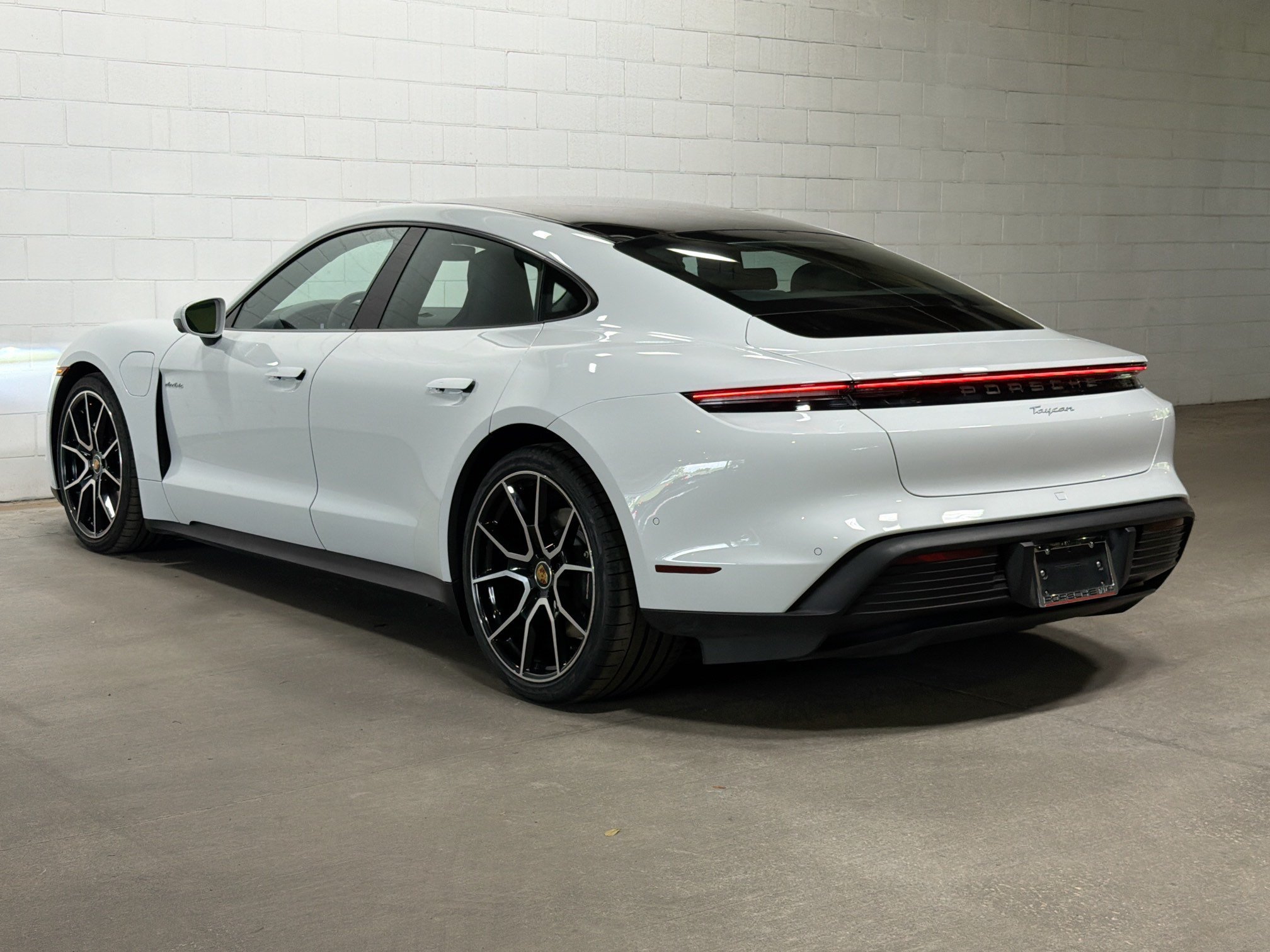 Certified Used 2023 Carrara White Metallic Porsche  image 3
